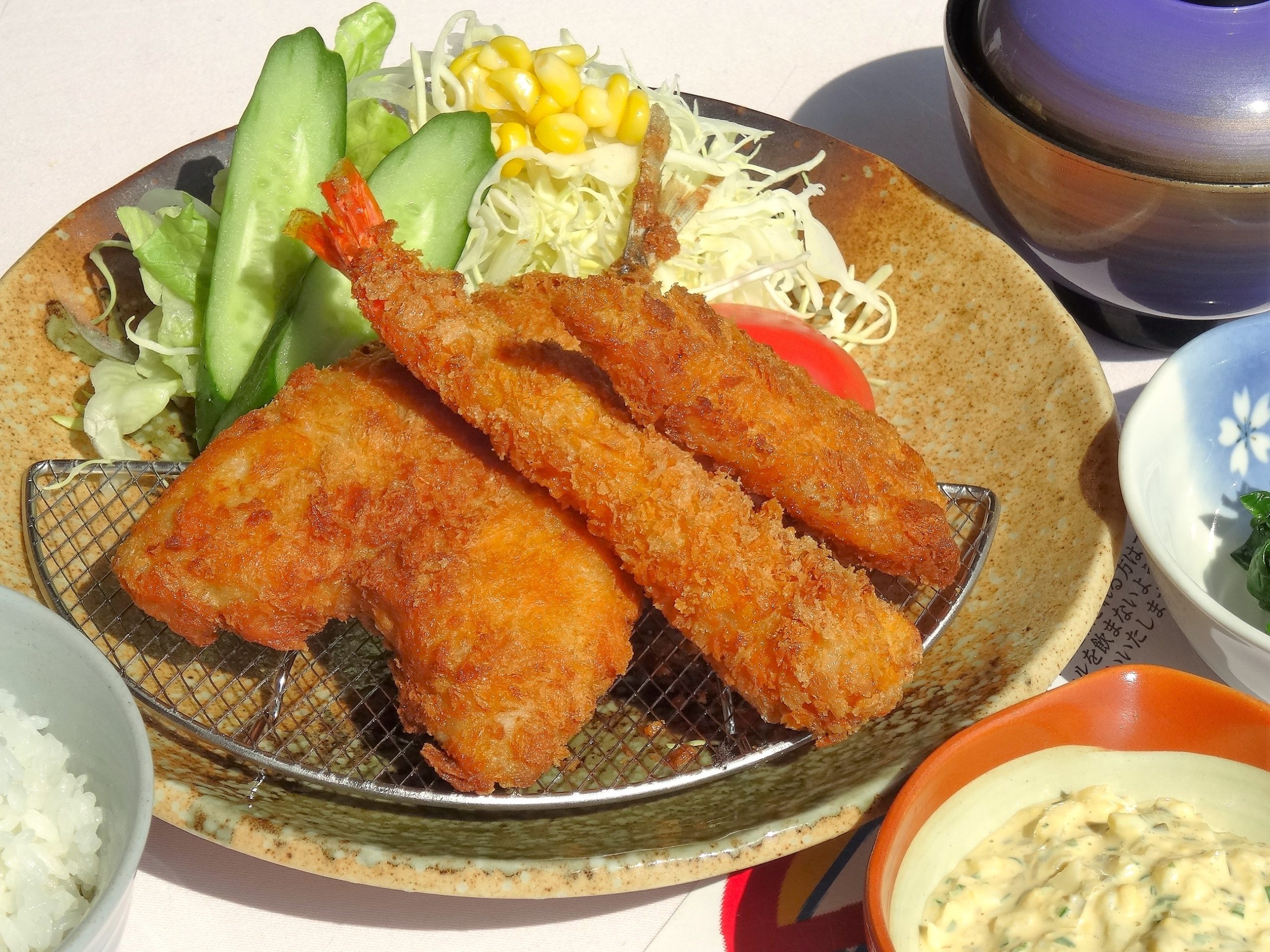 ミックスフライ定食